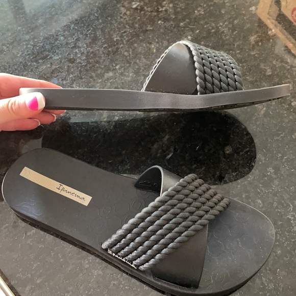 Ipanema slides. Tried on inside . - Picture 4 of 5